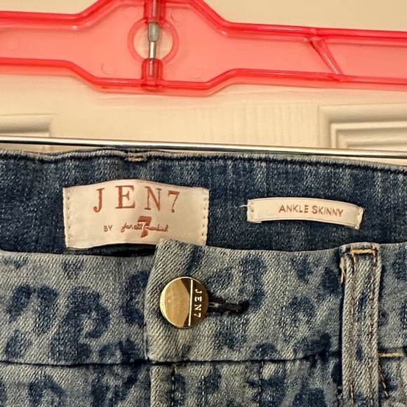 Women's Blue Leopard Print Cropped Jeans - Picture 4 of 6